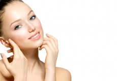 Bí quyết loại bỏ dầu trên da ngày hè