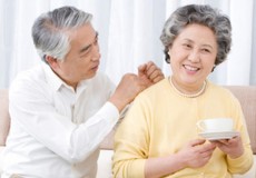 Vitamin D và vitamin C giúp làm chậm quá trình thoái hóa khớp