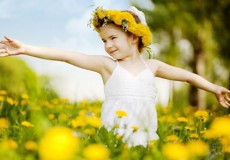 8 mẹo chăm sóc mắt đơn giản cho trẻ