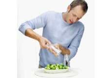 Không ăn mặn khi bị loãng xương